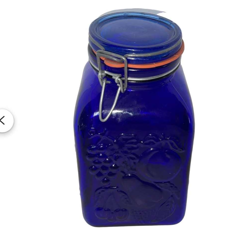 Vintage Farm Products Cobalt Blue tilt head canister w/metal closure.made ltaly